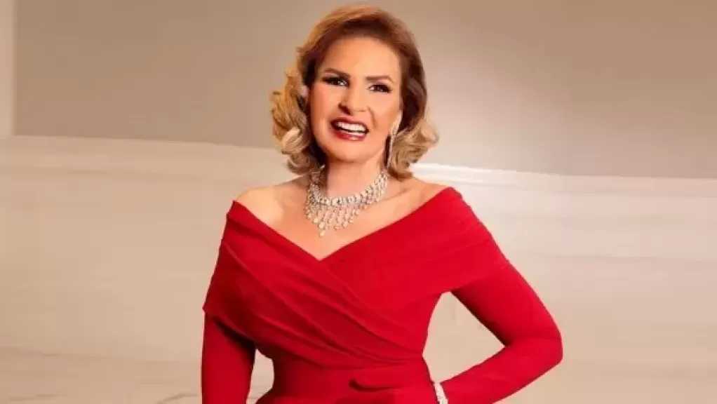 يسرا تدعم محمد صلاح بعد مغادرته ليفربول.. شخص فريد واستثنائي