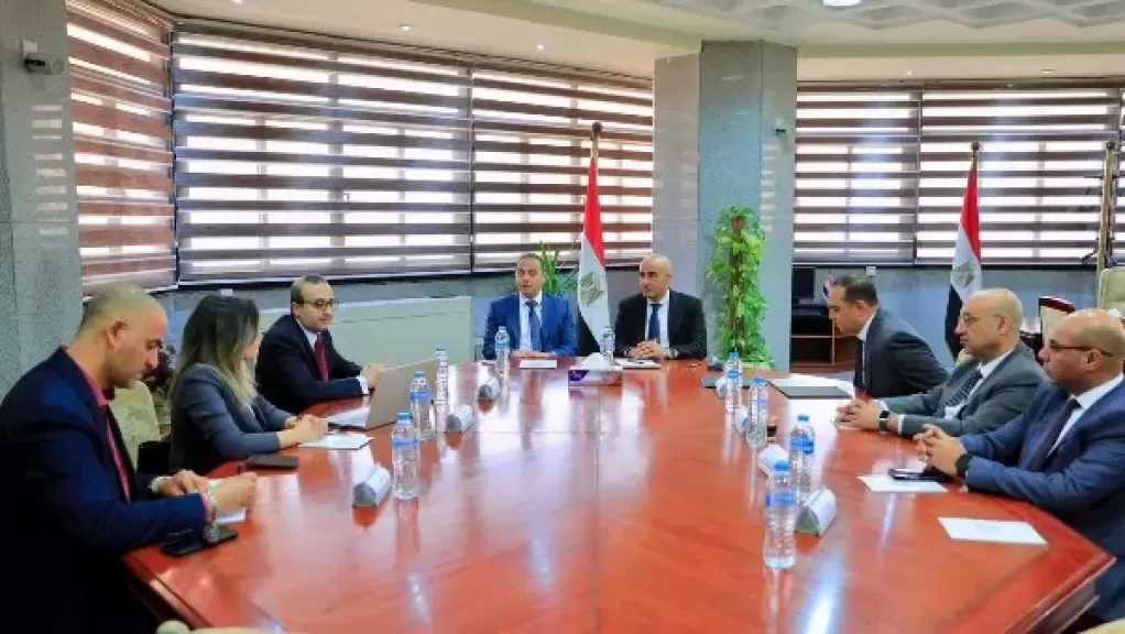 وزير التعليم يبحث مع رئيس الرقابة المالية إدراج ”الثقافة المالية” بالمناهج
