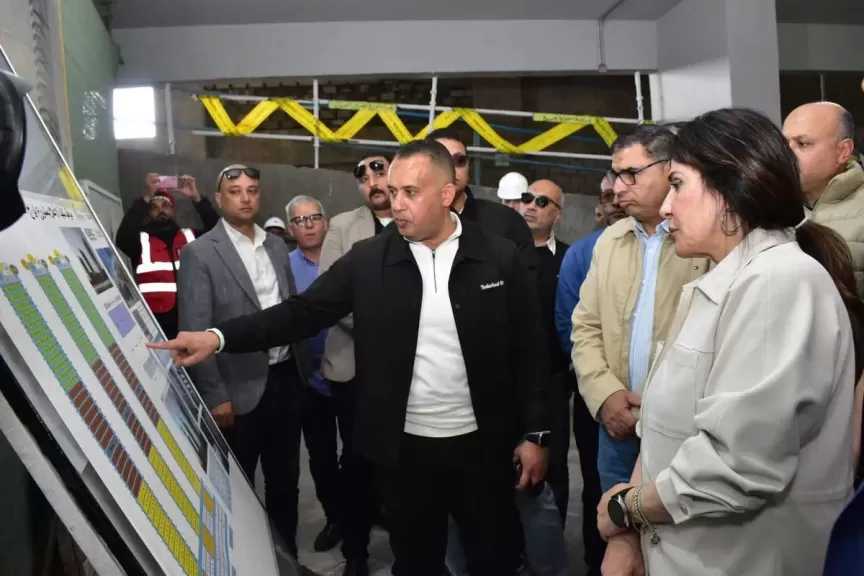 وزيرة الإسكان تتفقد الأبراج الشاطئية وطريق البوليفار وكمبوند ”مزارين” بمدينة العلمين الجديدة