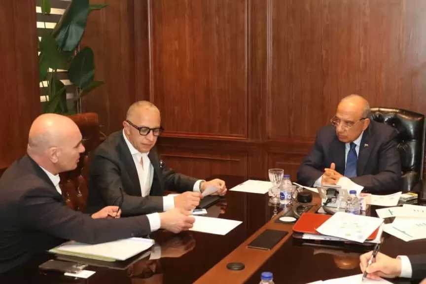 الدكتور محمود عصمت: الشراكة بين ”الكهرباء” والقطاع الخاص نموذج وخطة دعم وتطوير وتحديث الشبكة الموحدة مستمرة