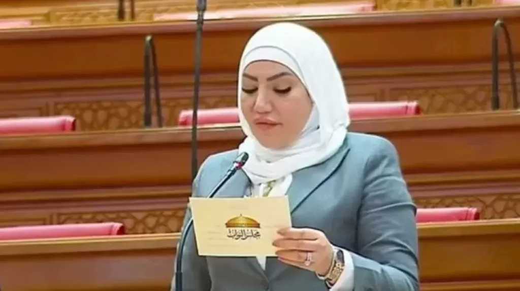 النائبة عبير عطا الله: مخاطر الإنترنت تهدد الأطفال.. و«شريحة الطفل» جزء من الحل
