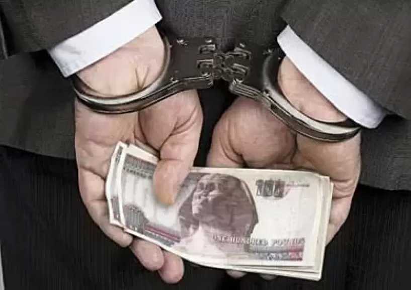 التحقيق مع 3 عناصر جنائية لغسل 180 مليون جنيه من تجارة الأسلحة