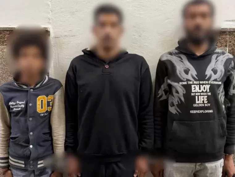 متعاطي للمخدرات.. كشف ملابسات فيديو خطف شاب داخل ميكروباص بالجيزة