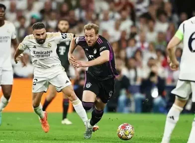 بايرن ميونخ يعلن إصابة لينارت كارل وغيابه عن مواجهة ريال مدريد