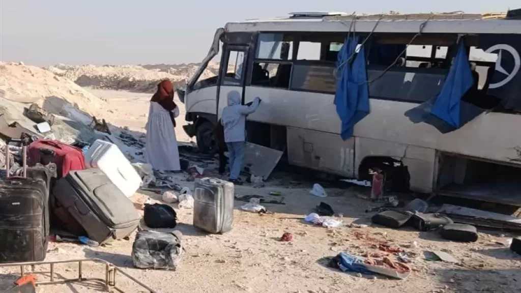 إصابة 18 طالبا في انقلاب أتوبيس طلاب جامعيين بصحراوى المنيا الشرقى