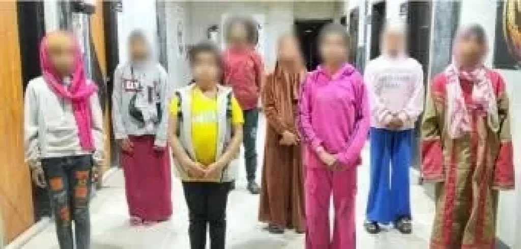 الداخلية تنقذ 12 طفلا من التسول بالقاهرة.. وتضبط 8 متهمين باستغلالهم
