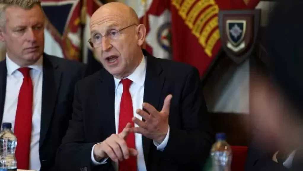 وزير الدفاع البريطاني يكشف عن دور مهم لروسيا في الحرب الإيرانية