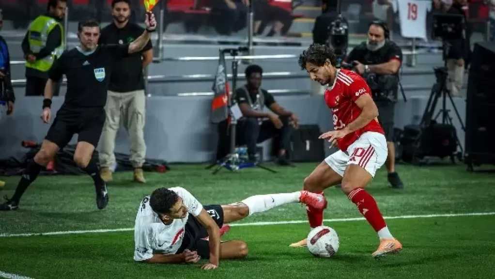 محمد أضا: القمة بين الأهلي والزمالك ستحسم بطل الدوري.. لهذا السبب