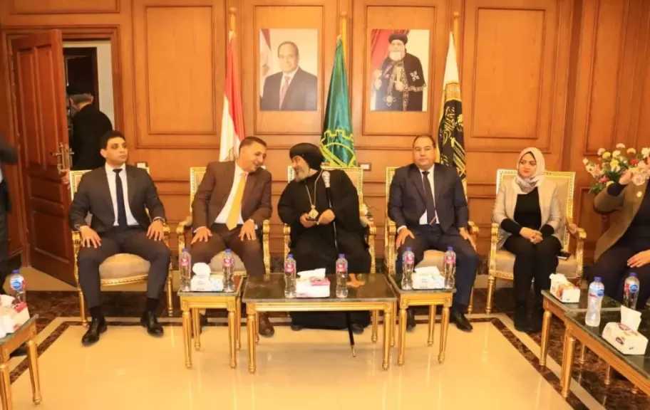 محافظ القليوبية يهنئ الأنبا نوفير أسقف شبين القناطر بعيد القيامة المجيد