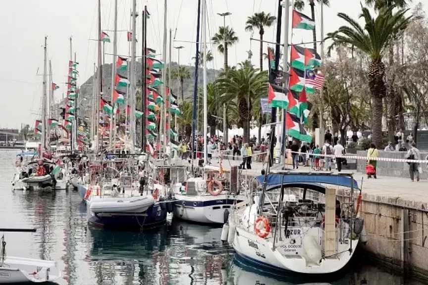 أسطول الصمود العالمي ينطلق من برشلونة نحو غزة لكسر الحصار