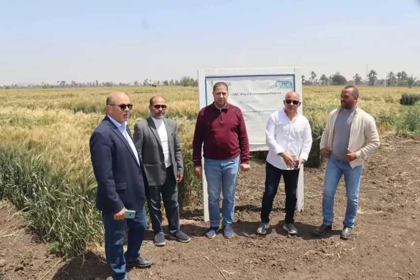 سكرتير عام بني سويف يتفقد محطة البحوث الزراعية بسدس ويطلع على أنشطتها البحثية والتنموية
