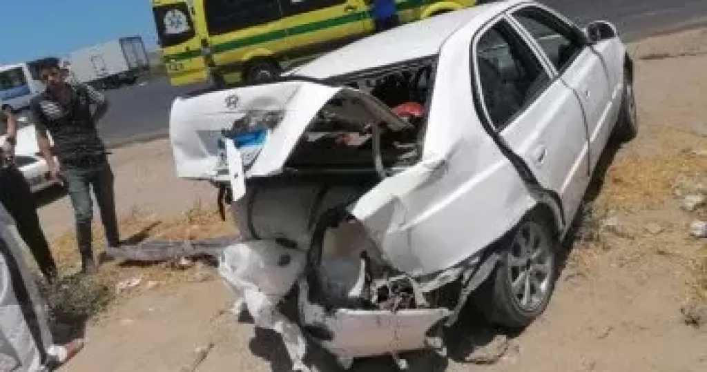 إصابة 4 أشخاص فى حادث انقلاب سيارة ملاكى على الصحراوى في البحيرة
