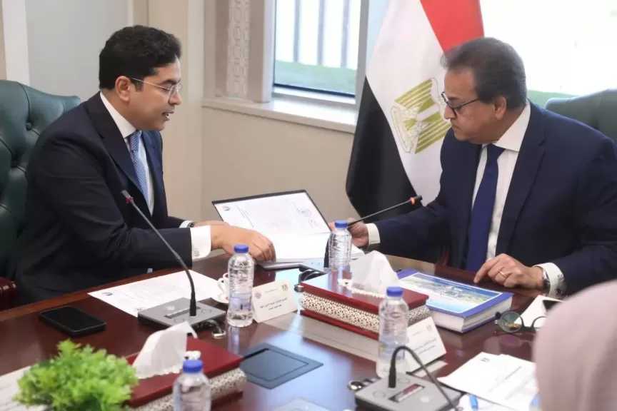 وزير الصحة يناقش تعزيز التعاون مع جمعية الإيثار لتطوير مستشفى الكبد المصري ببلطيم