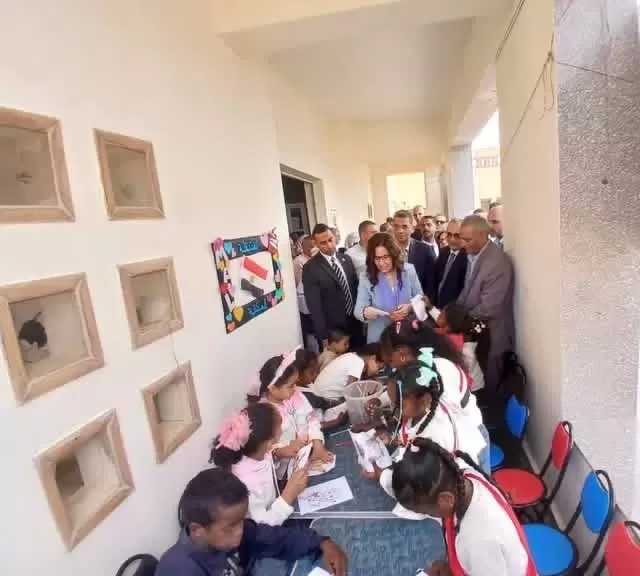 الدكتورة جيهان زكي ومحافظ البحر الأحمر يتفقدان الدورة الثالثة من معرض “شلاتين للكتاب” في نسخته الثالثة