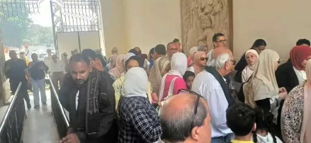 إقبال ملحوظ للمواطنين على معرض الزهور بالمتحف الزراعي في الدقي