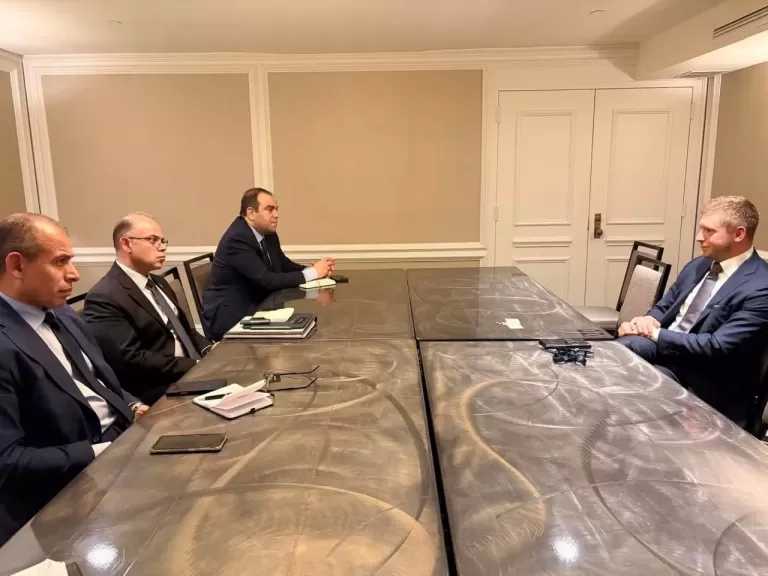 وزير الاستثمار يلتقي قيادات ”جرين كاربون” الأمريكية لبحث توطين التكنولوجيا اللازمة لخفض الانبعاثات الكربونية ودعم الاقتصاد الأخضر