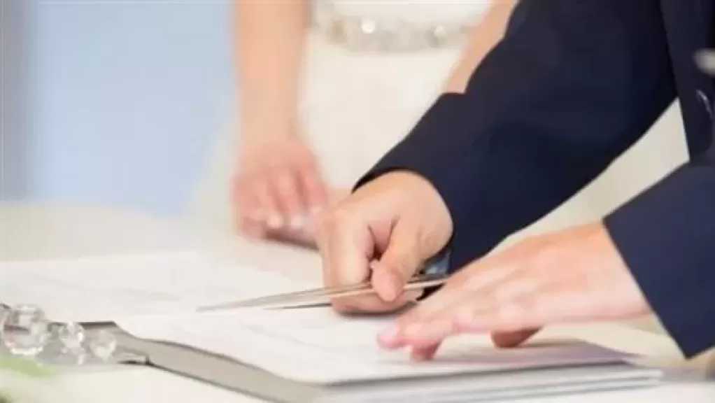 أزهري: مساهمة الزوجة في العفش صدقة منها على زوجها والقائمة ليست من الدين