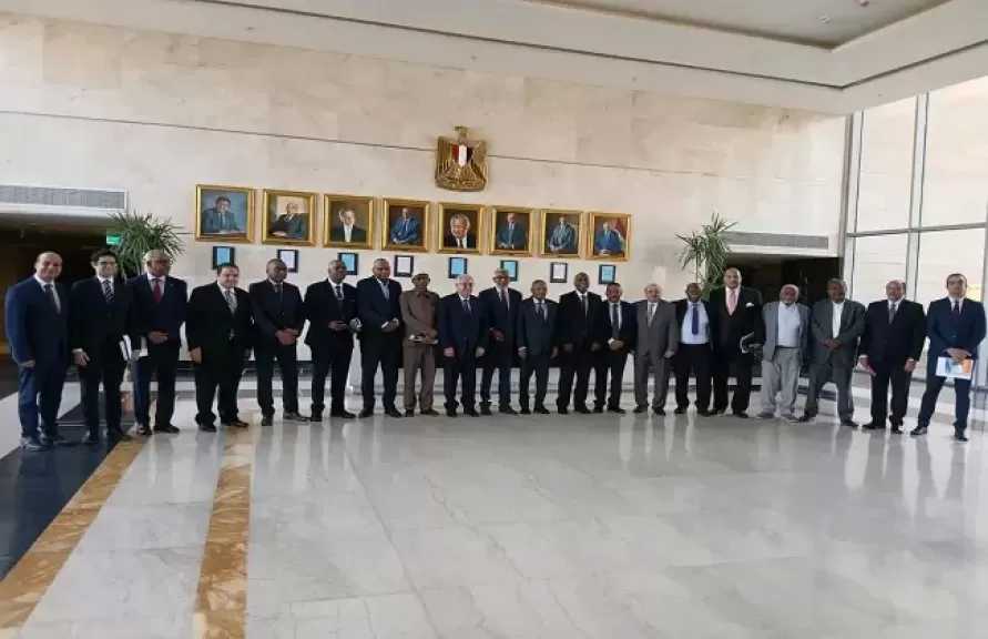 نائب وزير الخارجية يبحث مع وفد مجتمع الأعمال السوداني تعزيز الشراكة الاقتصادية والاستعدادات للقمة الإفريقية