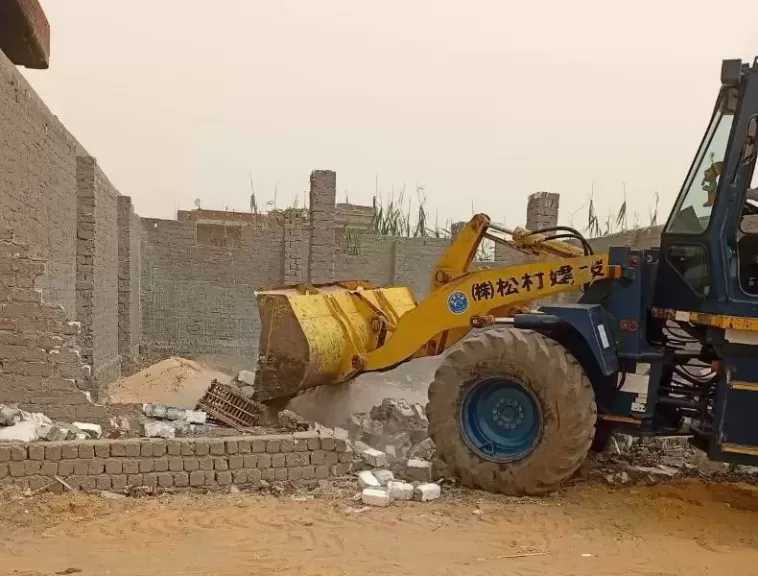 حي السيدة زينب بالقاهرة يتصدى للبناء المخالف في عدة عقارات