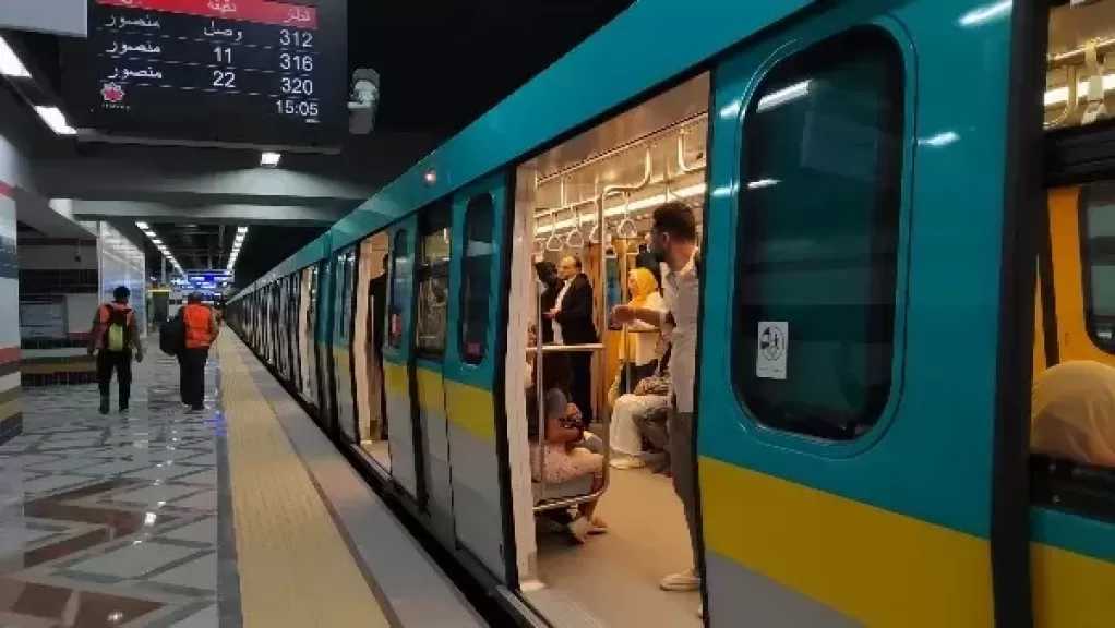 عودة حركة الخط الثالث للمترو بعد توقف مؤقت بسبب ”واقعة” على القضبان