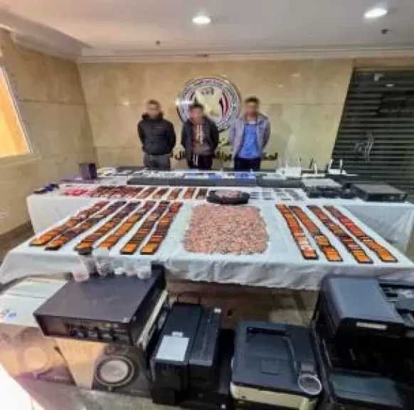ضبط عصابة نصب إلكتروني استولت على حسابات بنكية عبر روابط وهمية
