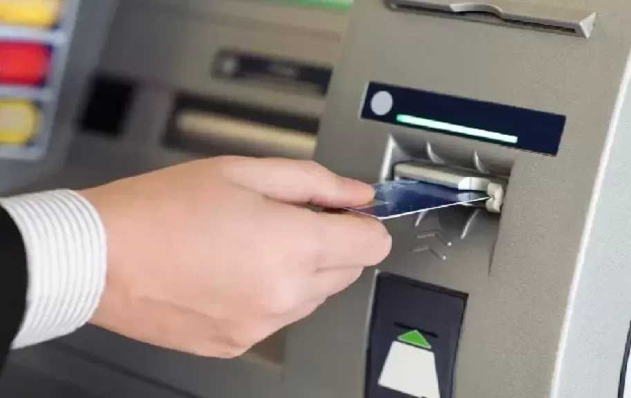 نصائح أمان مهمة عند استخدام أجهزة الصراف الآلي ATM