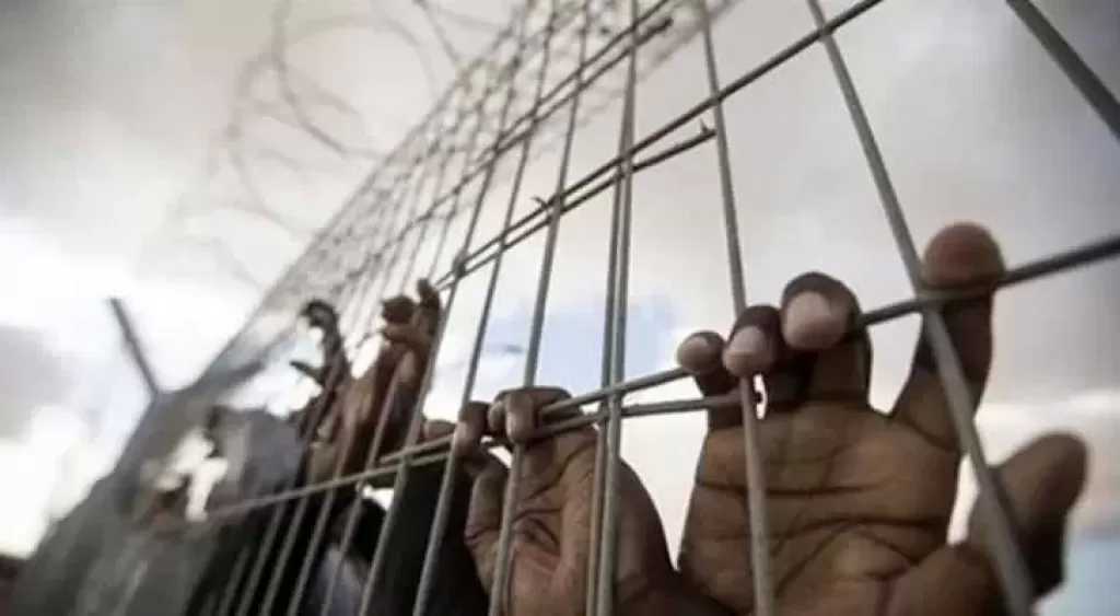 نادي الأسير الفلسطيني يدعو الصليب الأحمر لاستئناف زيارة الأسرى
