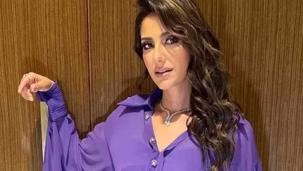 حنان مطاوع تنعى والد منة شلبي: ربنا يصبر قلبك