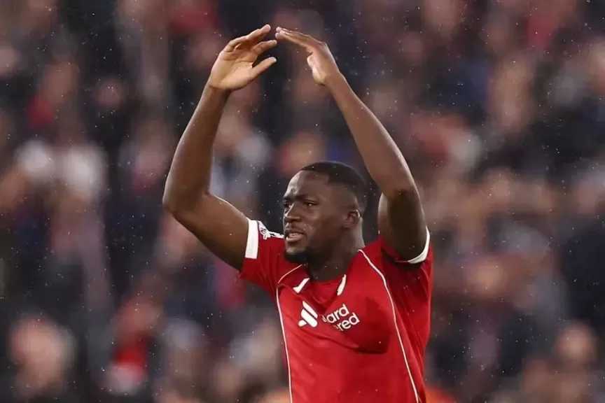 كوناتي يقترب من البقاء مع ليفربول