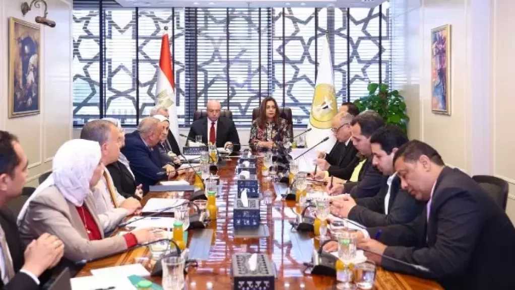وزيرة التنمية المحلية والبيئة: ملف بحيرة قارون يحظى بأولوية قصوى لدى الدولة