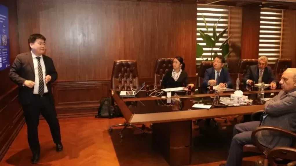 وزير الكهرباء يبحث مع ”هواوي” حلول ضمان استدامة التيار في أوقات الذروة