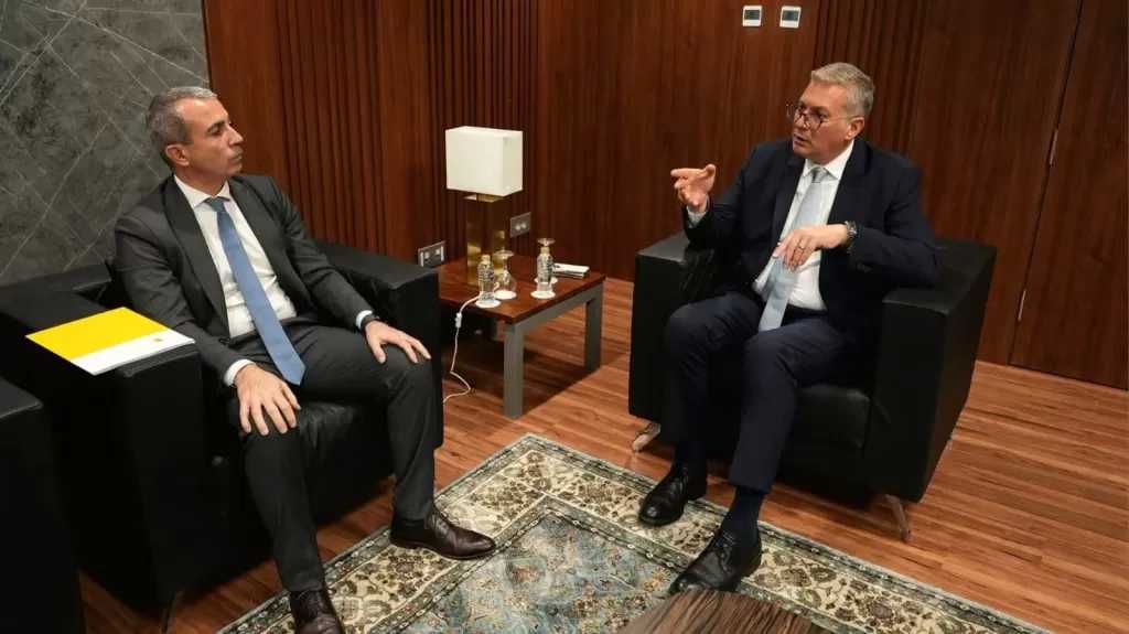 وزير البترول يبحث التعاون مع مسئولي شركة إيني الإيطالية