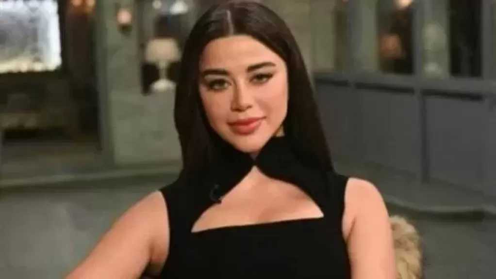 يارا السكري تشوق الجمهور بصور من كواليس فيلم صقر وكناريا مع محمد إمام