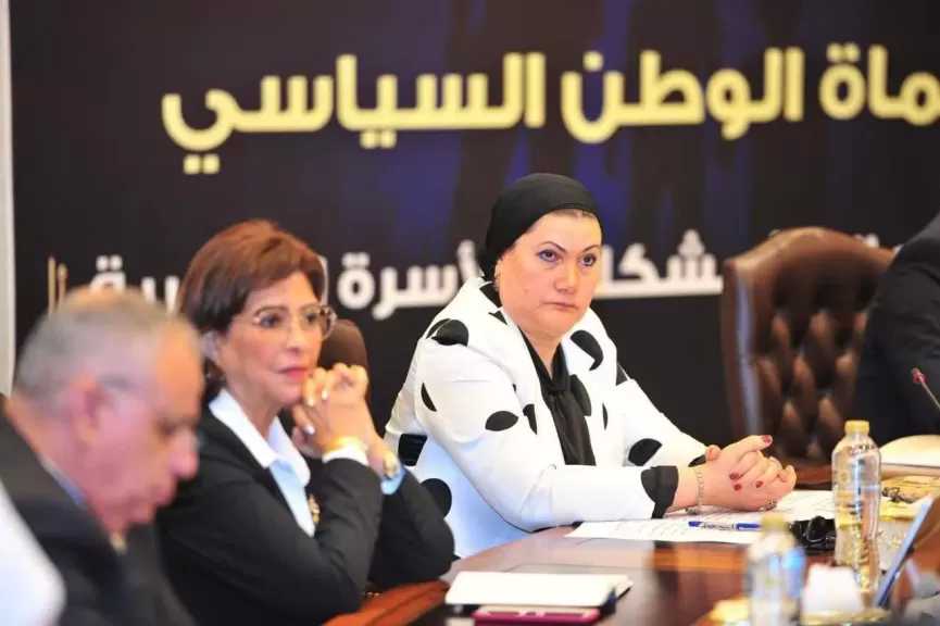 «حماة الوطن» يعقد صالونا سياسيا لبحث مشكلات الأسرة المصرية| صور
