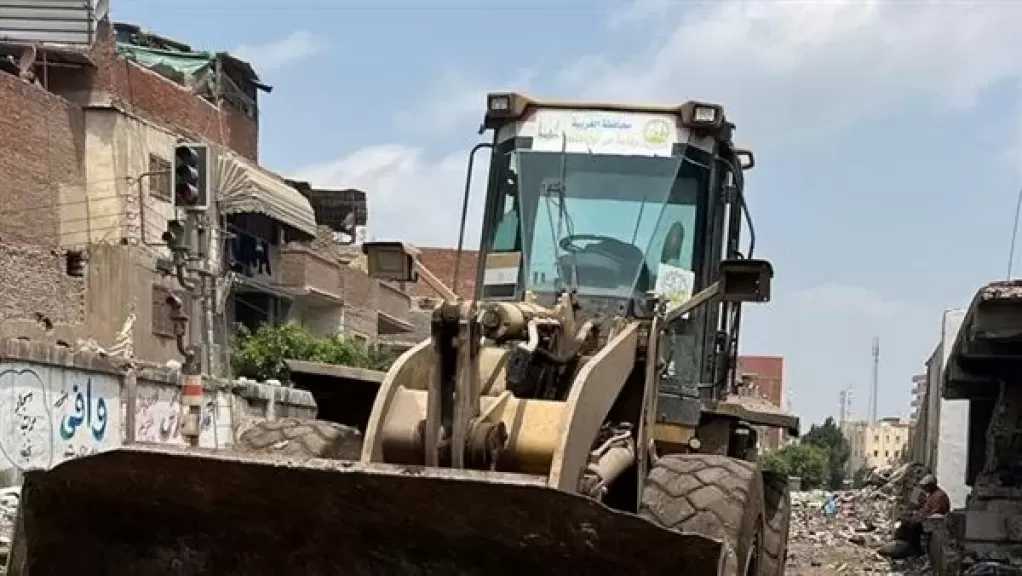 رفع 80 طن قمامة من منطقة العجيزي بمدينة طنطا