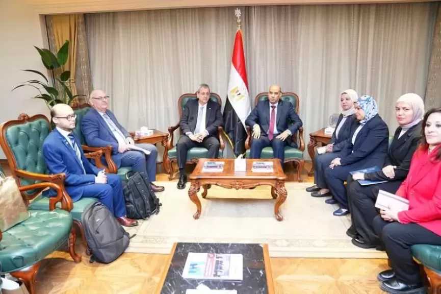 وزير العمل يبحث مع نظيره القبرصي تفعيل مذكرة تفاهم تنقل الأيدي العاملة