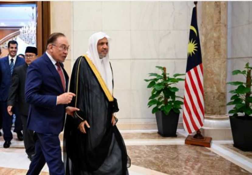 رئيس وزراء ماليزيا يستقبل الأمين العام لرابطة العالم الإسلامي.. صور