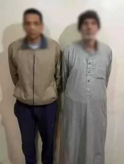 كشف ملابسات تضرر شخص من آخر واتهامه بتهديد والده بسلاح ناري في كفر الشيخ