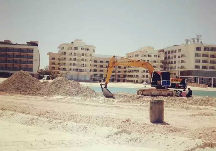 انطلاق أعمال تكريك المجرى البحري بمطروح لتيسير حركة يخوت النزهة