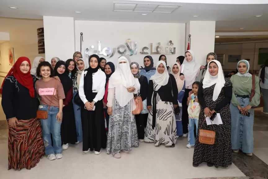 طلاب ألسن الأقصر يتبرعون بالدم لدعم مرضى السرطان