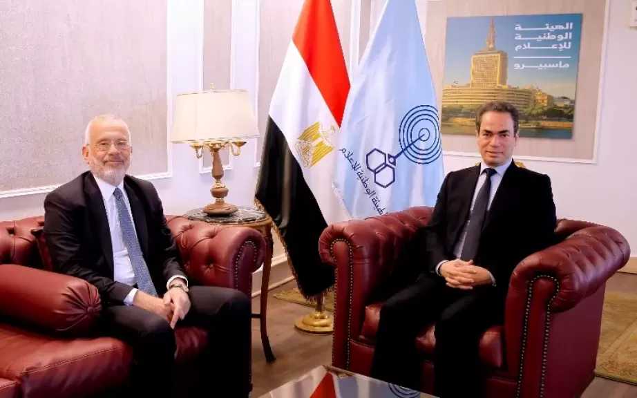 سفير اليونان يزور مسرح ماسبيرو ويشيد بالعلاقات بين القاهرة وأثينا