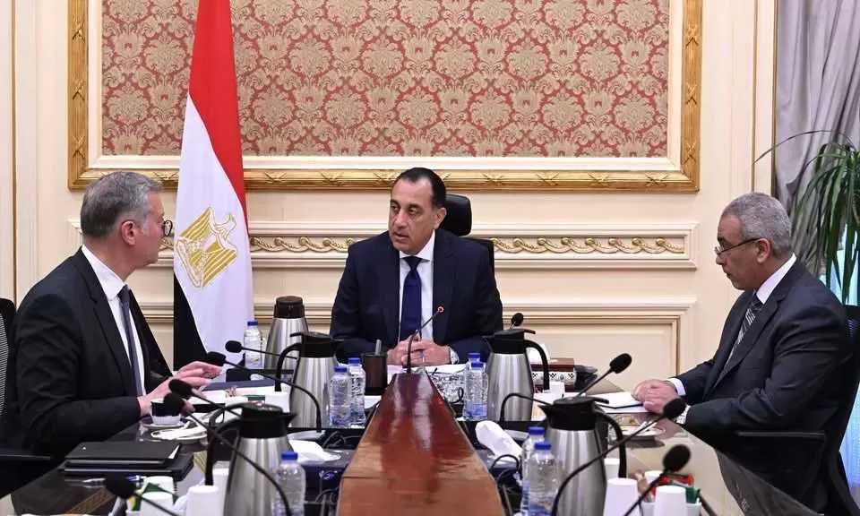 رئيس الوزراء يلتقي وزير البترول والثروة المعدنية لمتابعة عددٍ من ملفات العمل