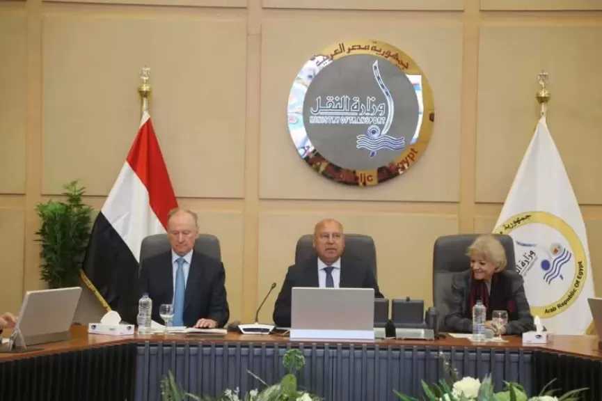 وزير النقل: بحث إنشاء ممر لوجستي يتكون من محطتين حاويات في ميناءين على البحرين الأحمر والمتوسط