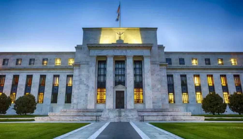 الفيدرالي الأمريكي يبدأ اليوم الاجتماع الأخير لـ باول لحسم مصير أسعار الفائدة