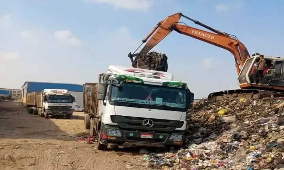 محافظ الغربية: رفع 455 طن مخلفات والتعامل مع 14 بؤرة بـ8 مراكز ومدن