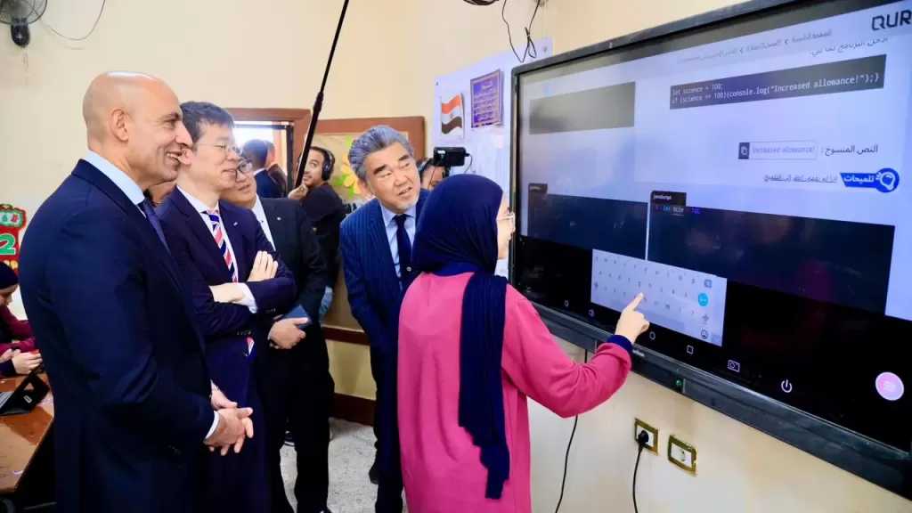 وزير التعليم يصطحب رئيسي جامعة هيروشيما في زيارة لمدرسة الأورمان
