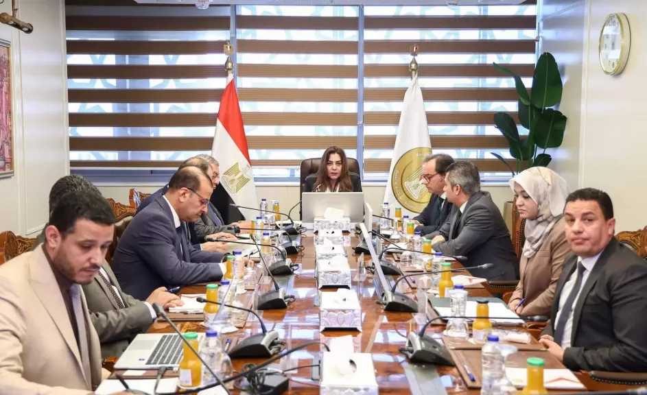 وزيرة التنمية المحلية والبيئة تتابع مع قيادات الوزارة الملفات التنموية والخدمية وتناقش خطة عمل 2026 /2027 بما يتوافق مع برنامج الحكومة والتحديات الراهنة