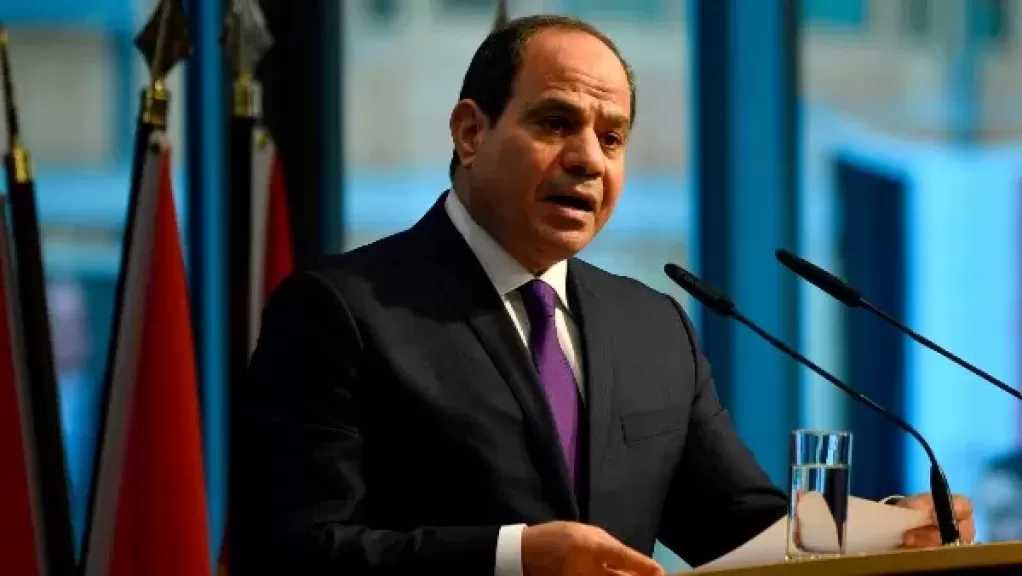الرئيس السيسي يعلن عن منح استثنائية وقرارات لتحسين أوضاع العمالة غير المنتظمة