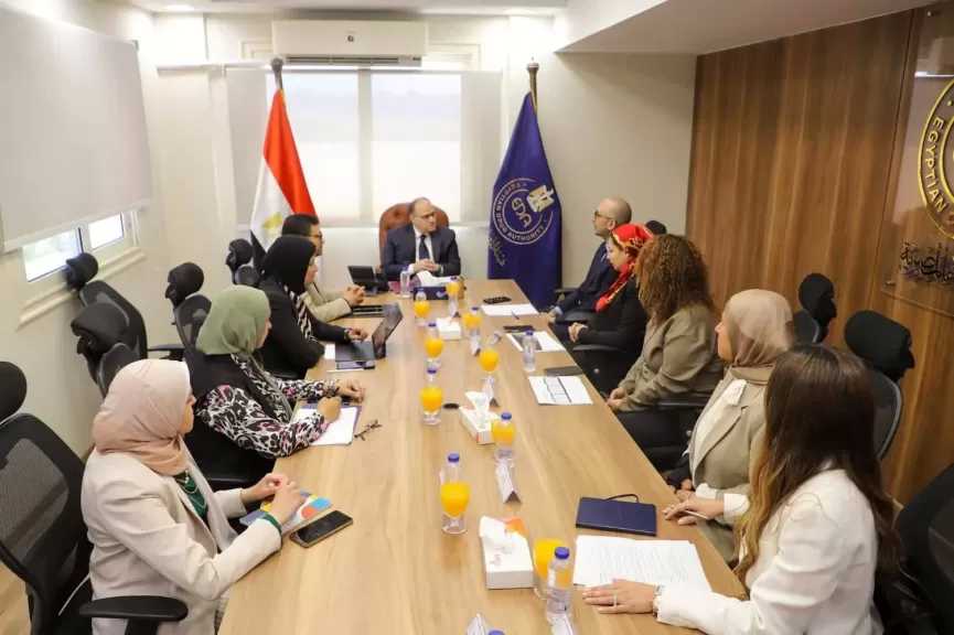 رئيس هيئة الدواء يعقد اجتماع مع شركة فايزر لتعزيز الاستثمار والتوطين في القطاع الدوائي