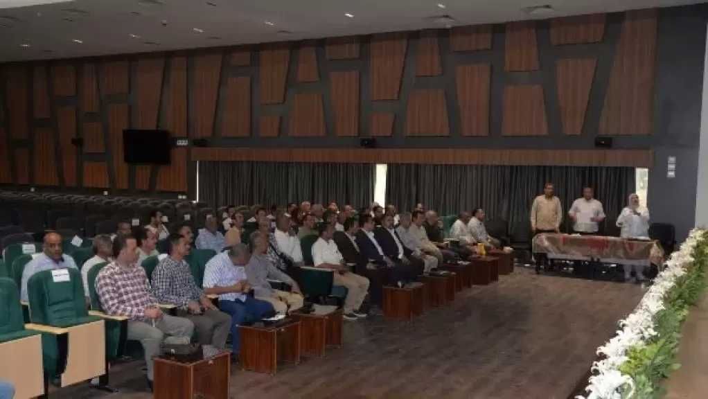 توفير الأجهزة التكنولوجية لتشغيل مجمعات الخدمات الحكومية بأسيوط